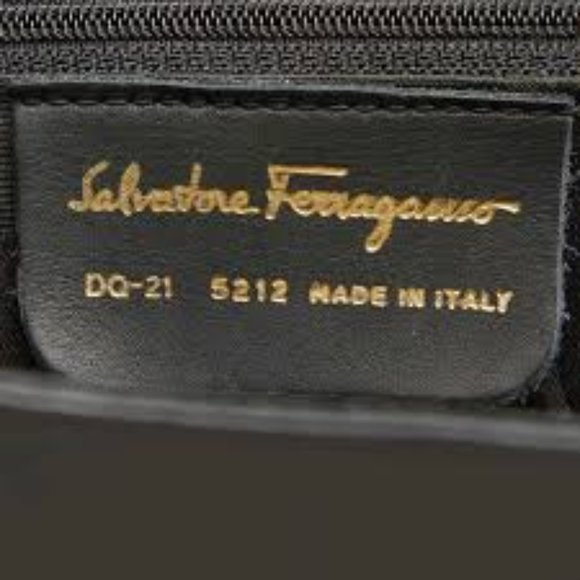 Salvatore Ferragamo DQ-21 5212 Gancini Black Bucket Leather Shoulder Bag dustbag - Picture 8 of 10